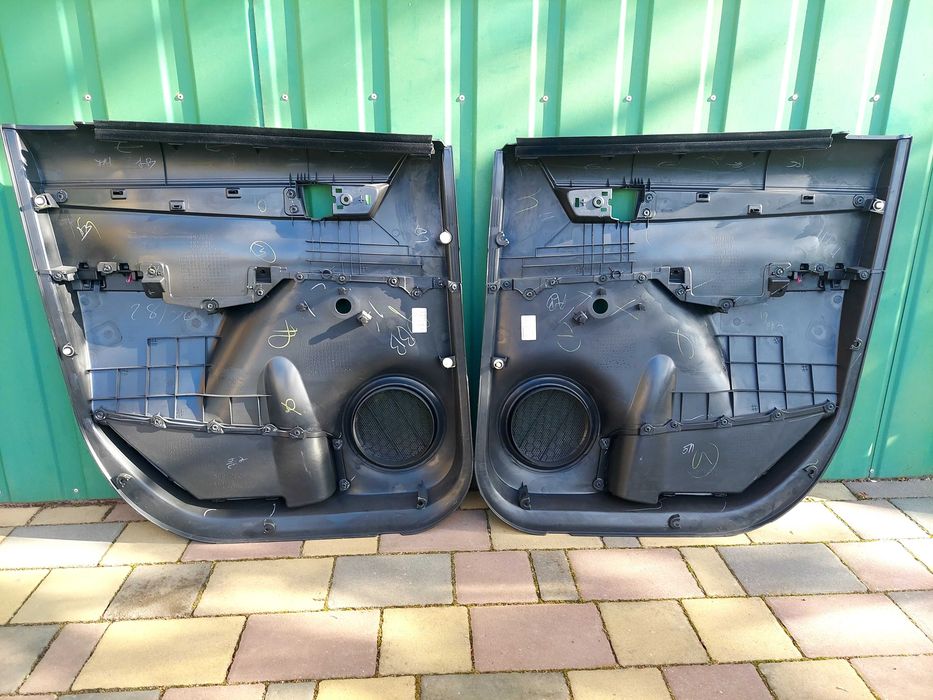 Пластик салону Toyota Hilux