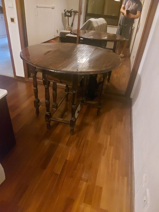 Mesa holandesa bom estado