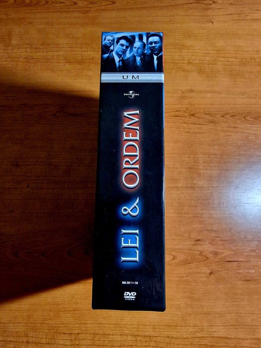 Law & Order - The First Season | 6 DVDs / 22 Episodes64740665487873122