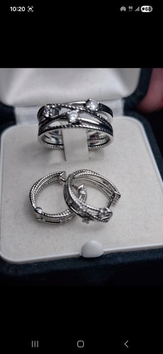 Conjunto entrelaçado prateado