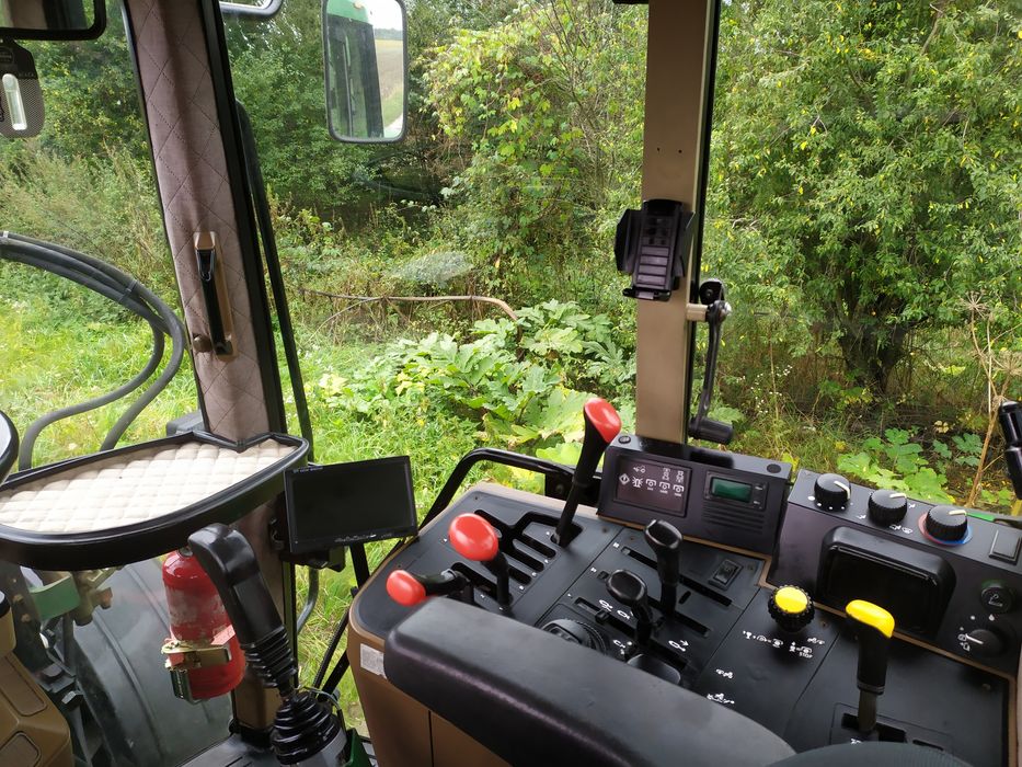 Трактор John Deere 6200