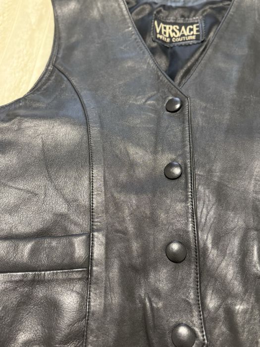 Кожаная жилетка Versace