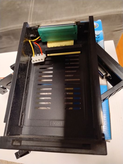 Kieszeń na dysk twardy HDD IDE nieużywana