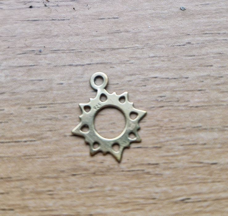 Pozłacana zawieszka Ania kruk