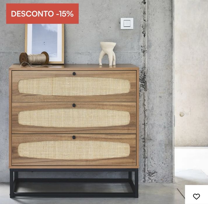 Mobilia de quarto 2 mesas de cabeceira + 1 comoda