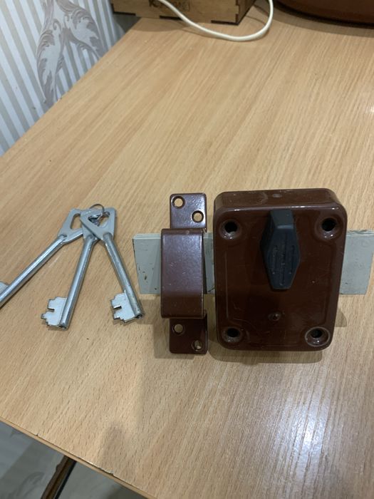 Продаются дверные замки