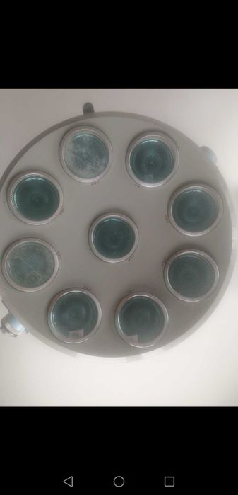Lampa chirurgiczna bezcieniowa