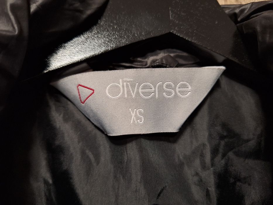 Zgrabna kamizelka damska czarna diverse xs