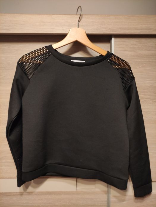 Bluza.         .