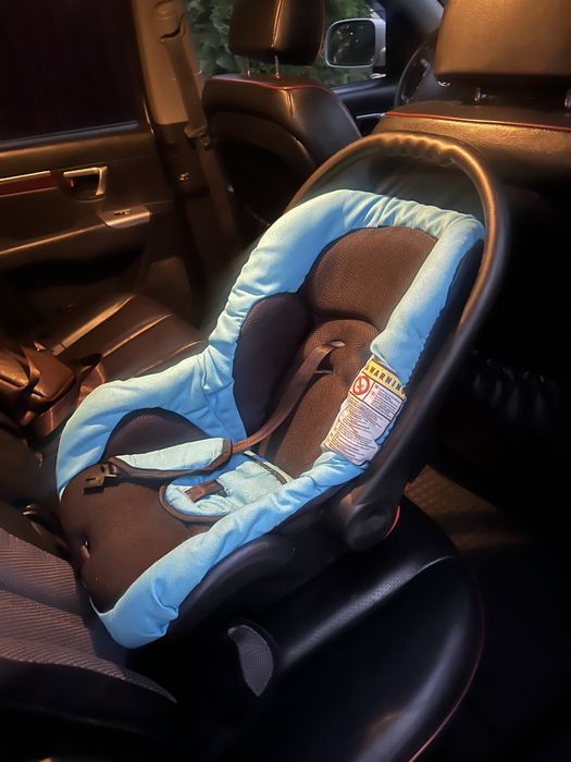 Автомобільне крісло / автолюлька