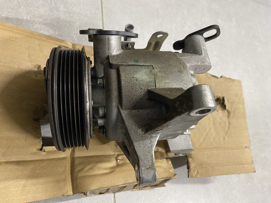 Kompresor sprężarka klimatyzacji Subaru Forester SJ IV