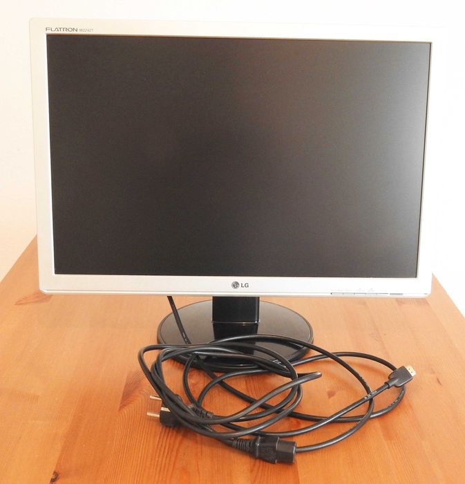 Monitor komputerowy LG Flatron 22 cale