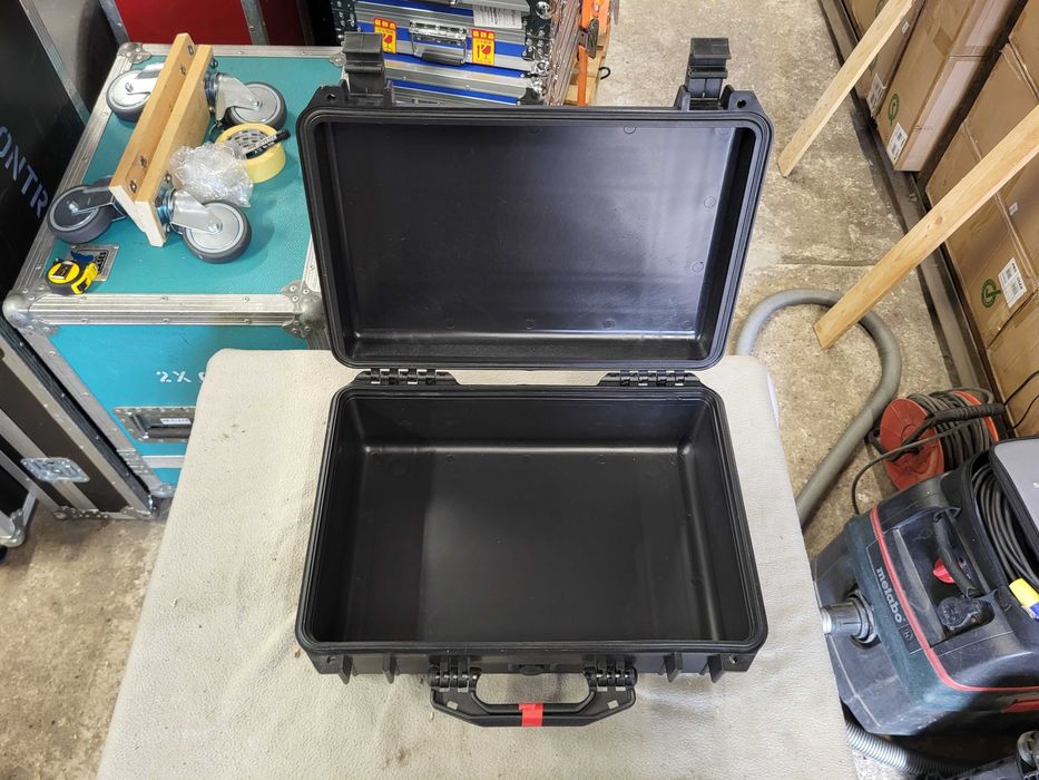 Walizka (43x29x16) case polipropylen, FAKTURA (dostępne 2 sztuki)