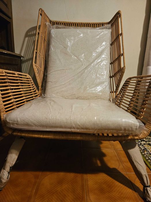 Cadeirão em kubu, Malu. NOVO.