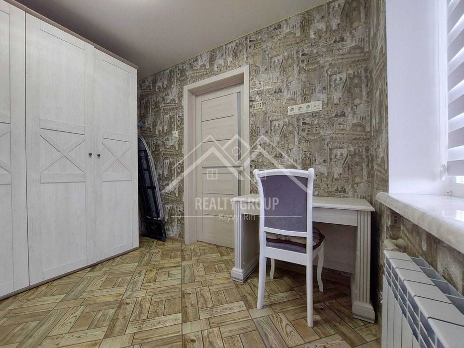 Продаж гарної 3к з ремонтом, меблями та технікою у ЦМ р-ні