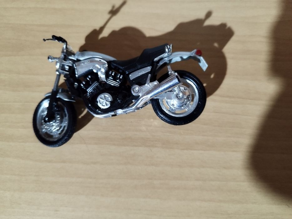 Várias motas de coleção