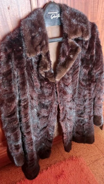 Casaco em pele castanho