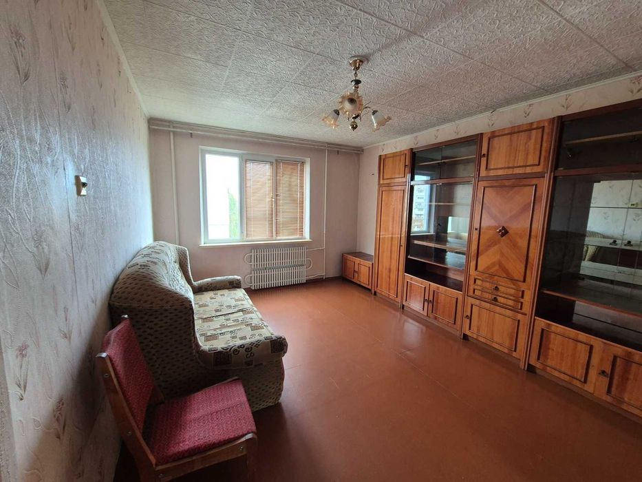 Продам 3-кімнатну квартиру на низькому поверсі