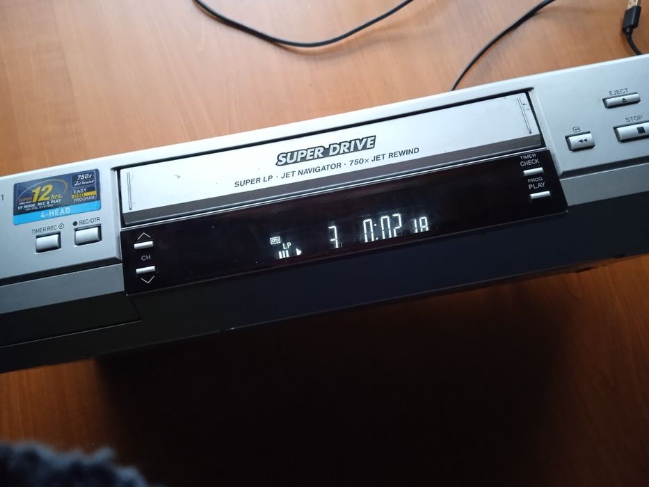 Відео магнітофон Panasonic NV-MV41EE