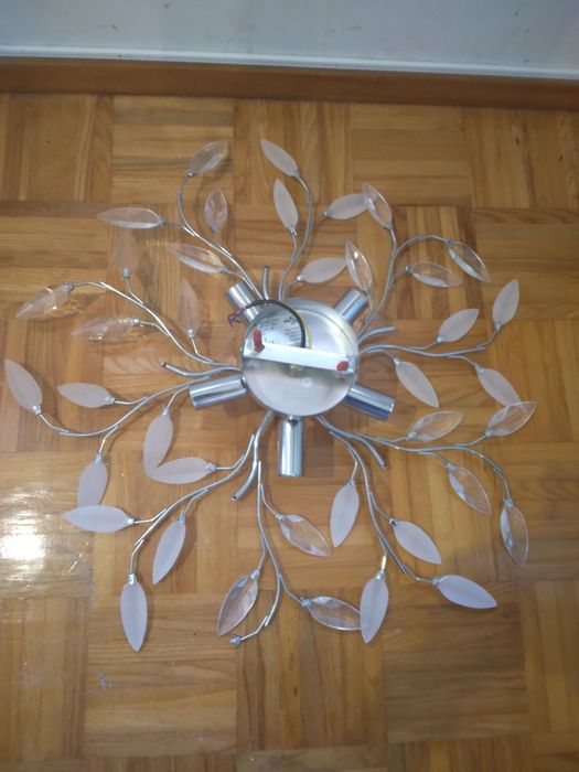 Candeeiro com 5 lâmpadas.