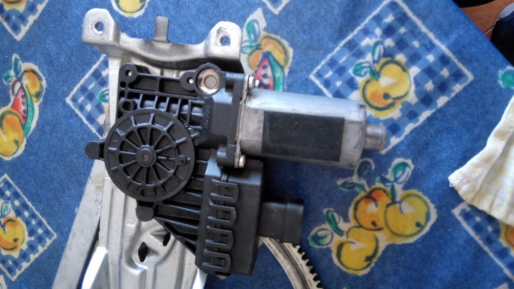 Motor elevador vidro Esquerdo Astra H