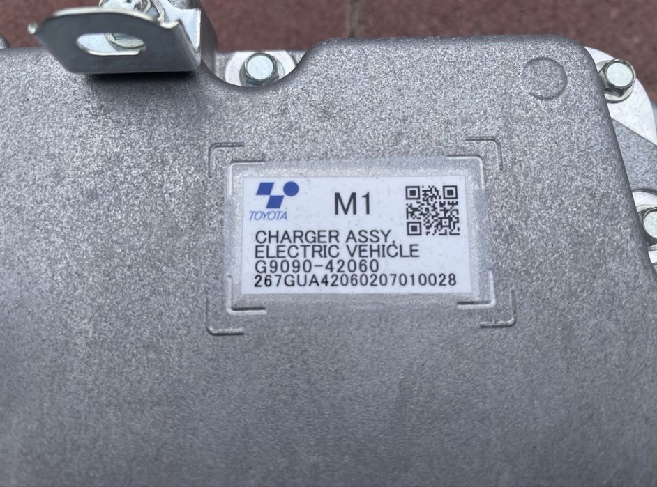 Блок зарядки батареї (OBC)Toyota Rav4 Plug-in hybrid 2019-
