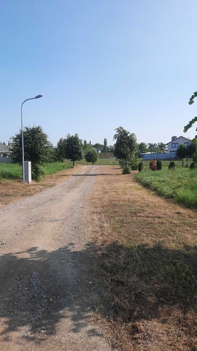 Участок рядом с городом в охраняемом котеджном поселке Александрия