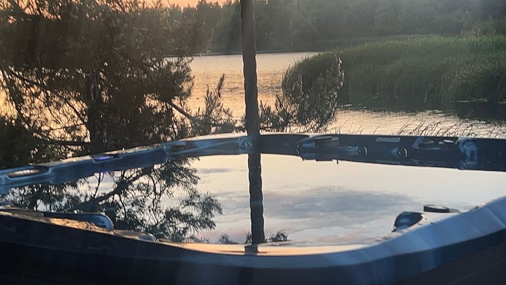 Будинок біля річки