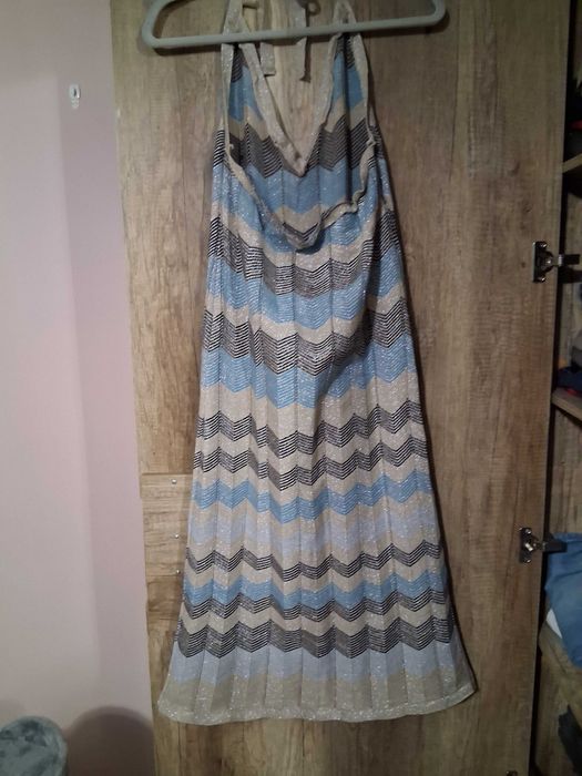 Sukienka z błyszczącą nitką rozm L