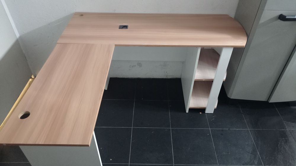 Secretária / Mesa de Escritório em L