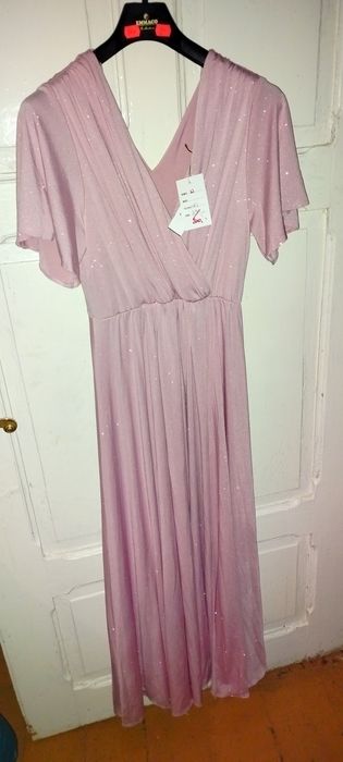 Sukienka ślubna zdobiona brokatem -pudrowa