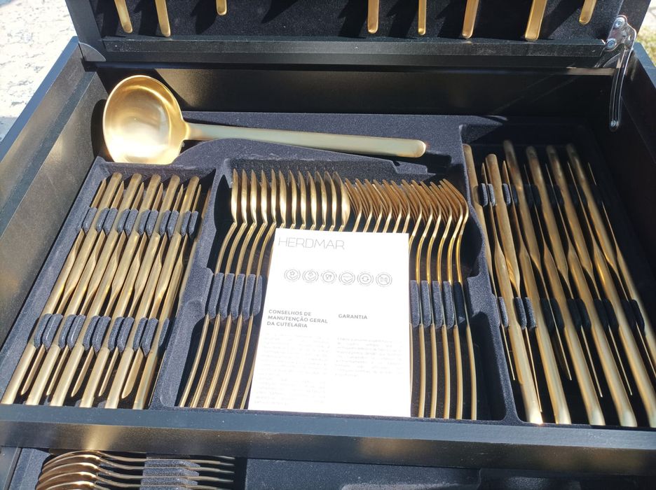 HERDMAR - Elegante Faqueiro Stick Dourado Mate com 130 peças *NOVO*