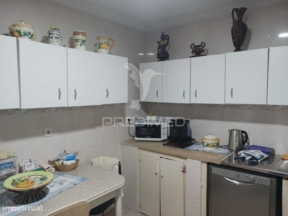 Plot of Land with 2-Bedroom House and Porch, Lavradio.