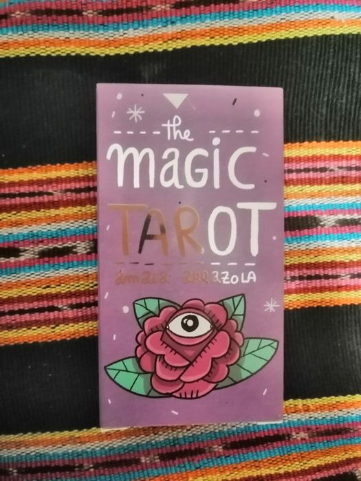 Baralho de tarot ilustrado