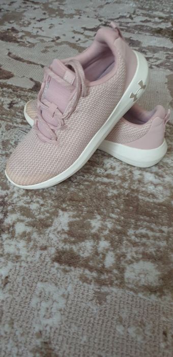 Продам кросівки р.39