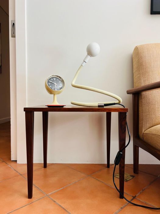 Candeeiro branco Hebi vintage - braço extra longo