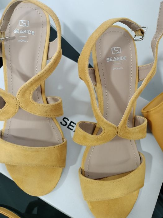 Vendo sapatos e mala