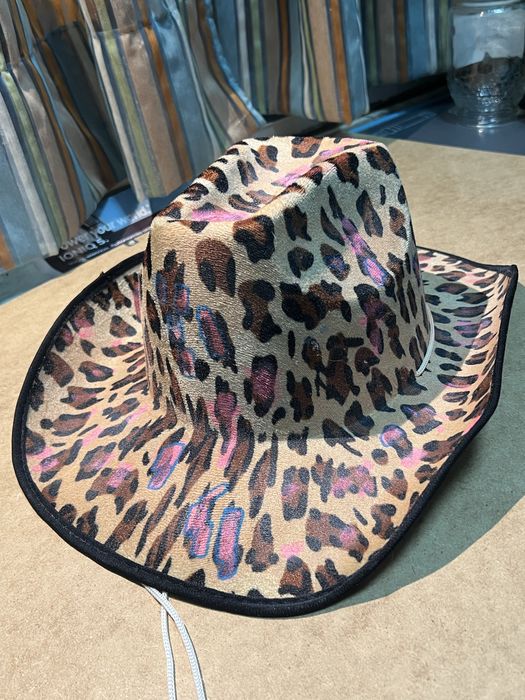 Vendo chapéu de senhora conforme fotos