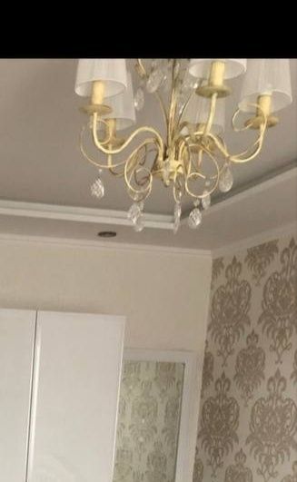 Люстра. Освітлення.