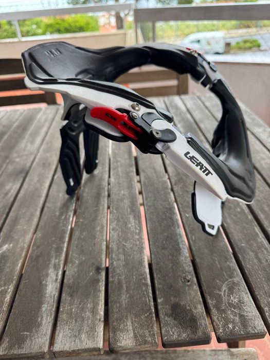 Proteção pescoço Leatt 4.5 (neck brace) tam. L