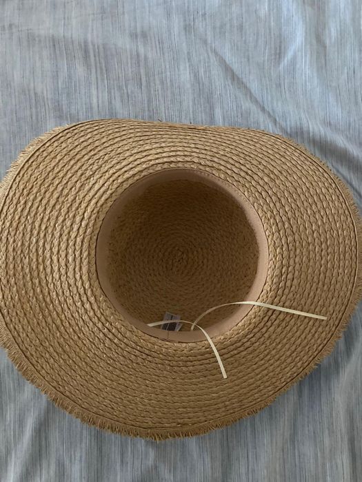 Chapéu de ráfia novo