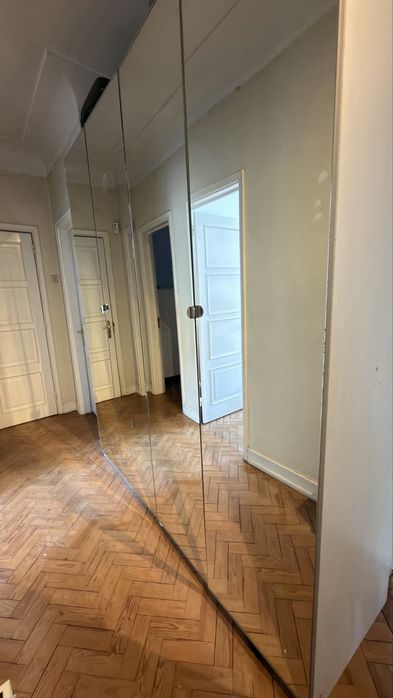 4 armarios modulares IKEA PAX portas espelhadas