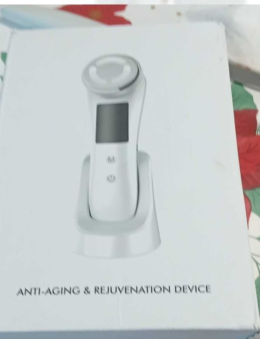 Massageador Facial 5 em 1 M80B | Radiofrequência (RF), EMS e LED