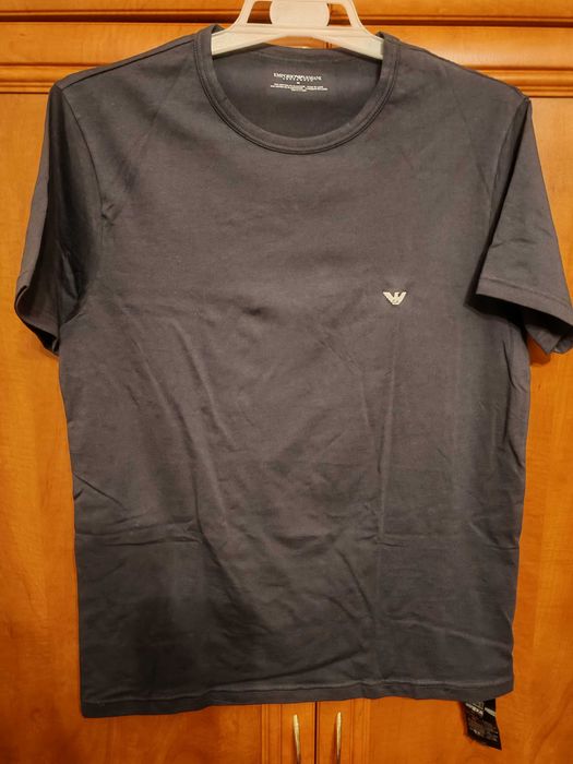 oryginalny t shirt ARMANI rozmiar M kolor ciemno granatowy