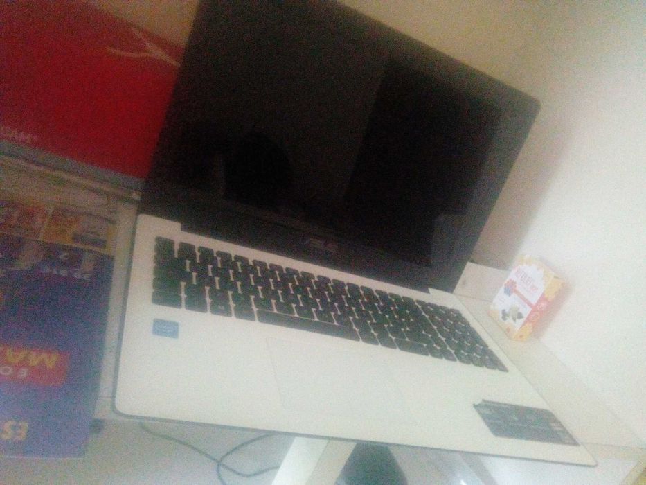 ASUS PC without charger and without warranty64409188432003120