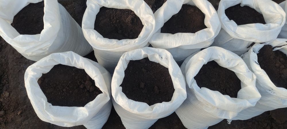 Чернозем  сыпец отличного качества в мешках ..и россыпью .