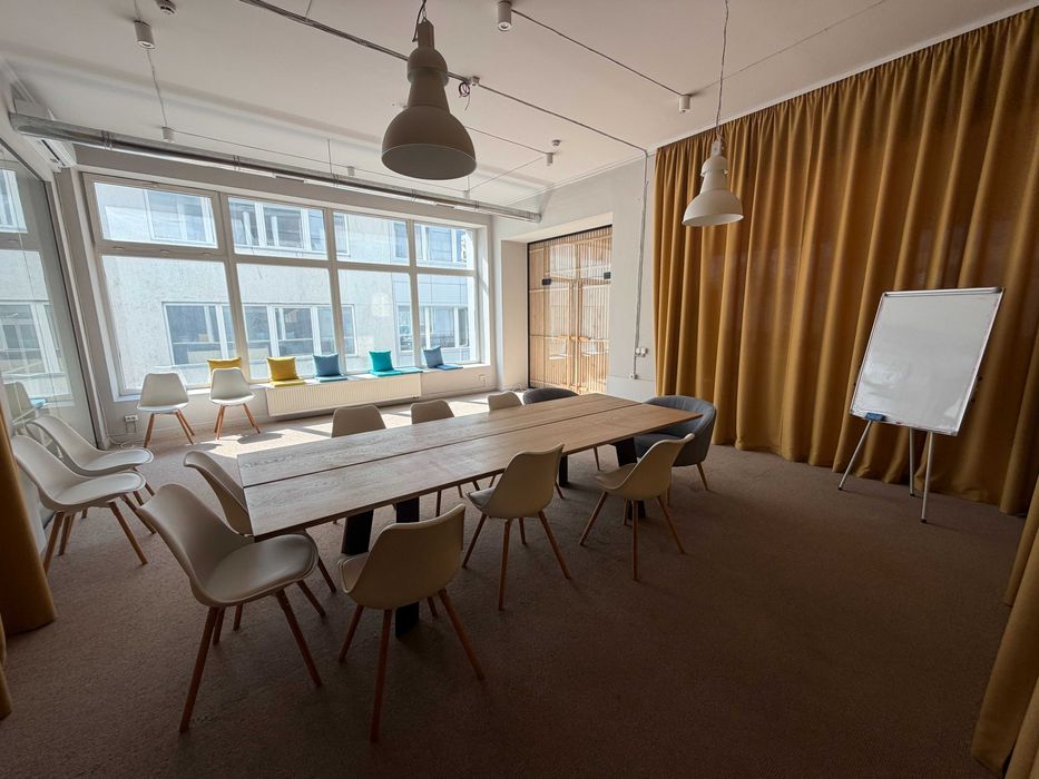 Сучасний офіс в центрі по вул. Смілянська