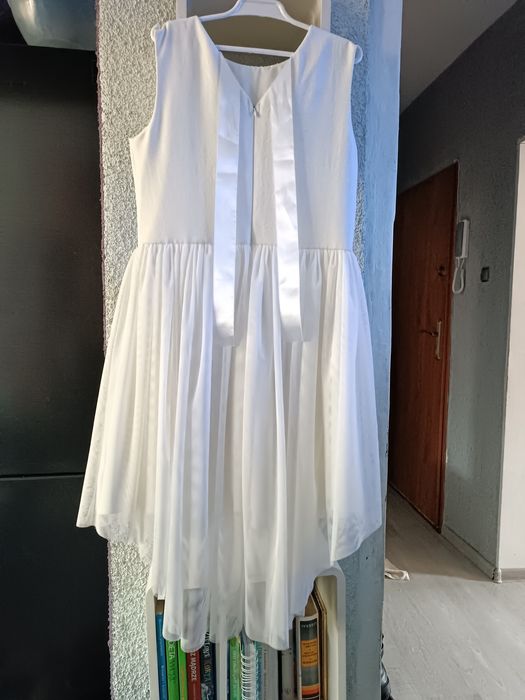 Sukienka elegancka ecru rozm. 152