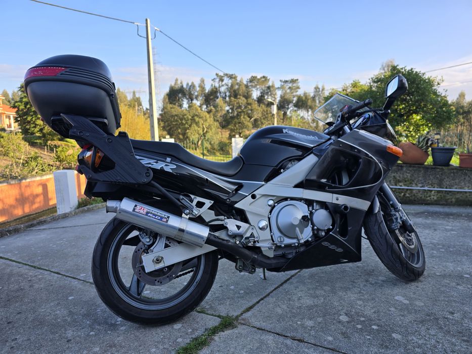 Kawazaki zzr 600   29mil kms