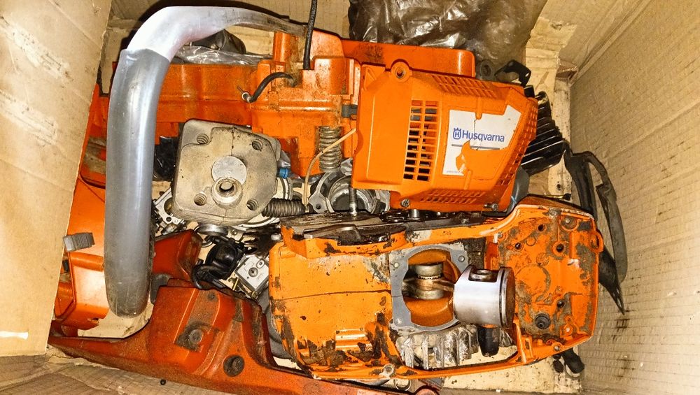 Husqvarna 372, 365 czesci